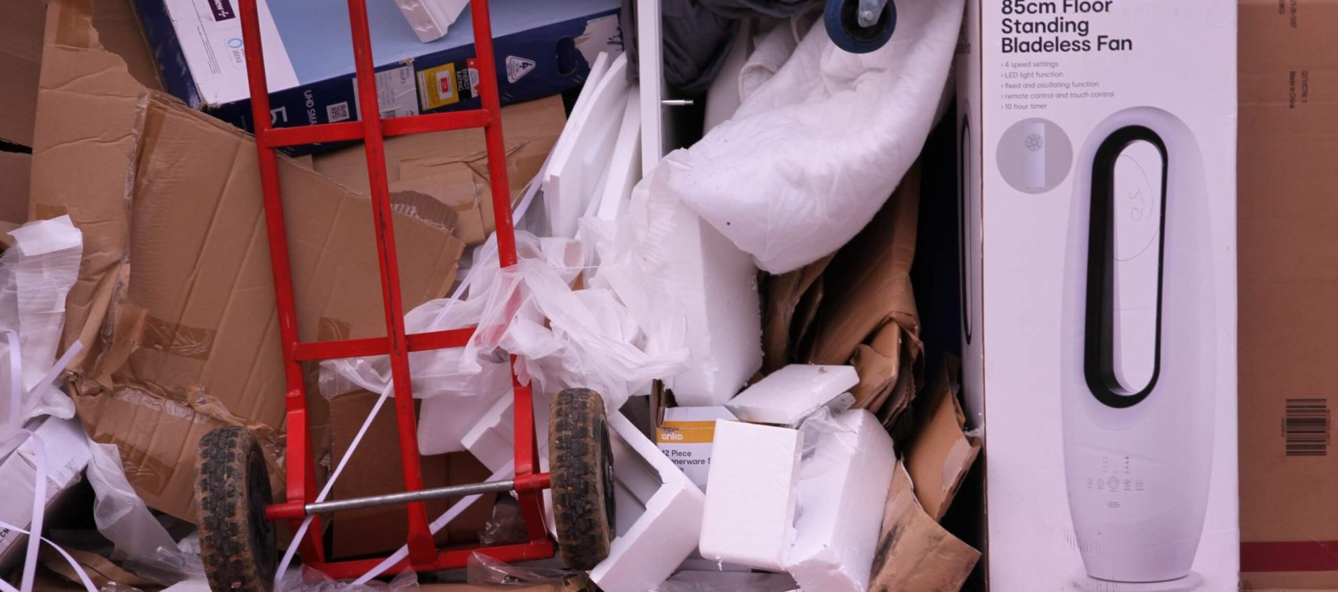 Signs it’s Time to Declutter Your Home & Call a Rubbish Removal Company